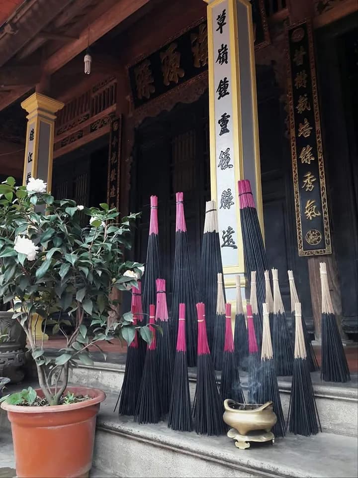 Mua hương đen dài 1m – 1m1 thắp trong Chùa, Đền